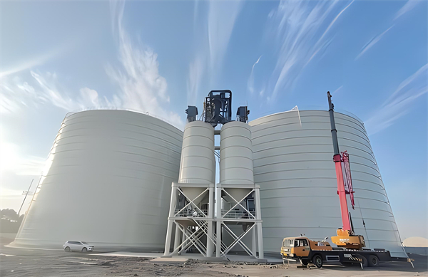 卢龙大型钢板库